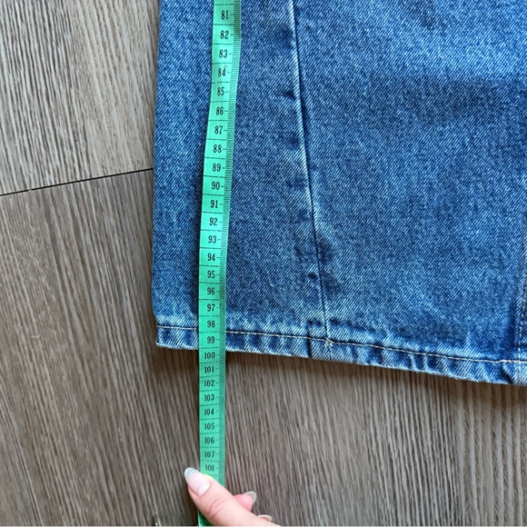 Low-rise, wide leg jeans - Picture 9 of 10